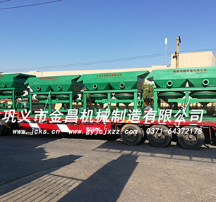 <b>LTA1515/2跳汰機(jī)組發(fā)往新疆，用于沙場選金</b>